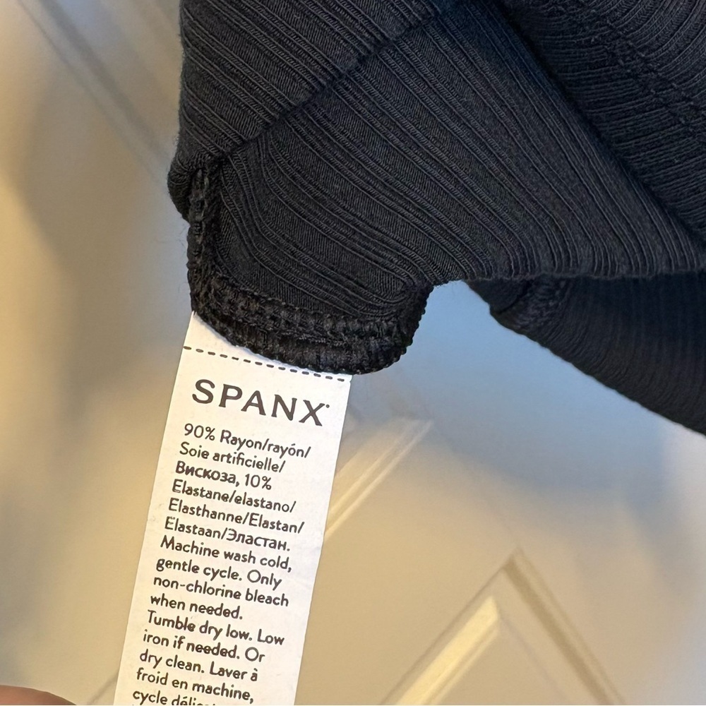 Spanx NWT Ribbed Black One-Shoulder Top Size XS - Picture 6 of 6
